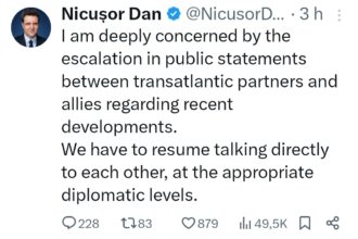 Președintele României a transmis că este „profund îngrijorat” de tensiunile apărute între SUA și Uniunea Europeană, evitând orice poziționare directă și reiterând apelul tradițional al diplomației românești la dialog și prudență.