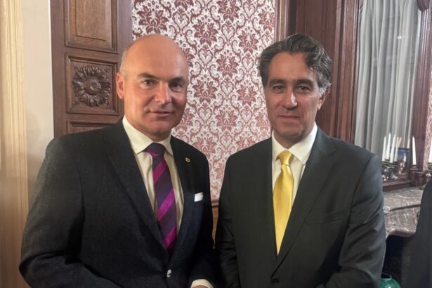 Rareș Bogdan la Bruxelles, la proiecția filmului „Cravata galbenă”, dedicat dirijorului Sergiu Celibidache