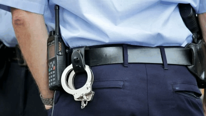 a muscat trei politisti si a fost retinut 6960eae9ad46a