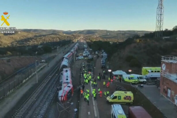 accidentul feroviar din spania ministrul de interne exclude posibilitatea sabotajului 696f98574453b