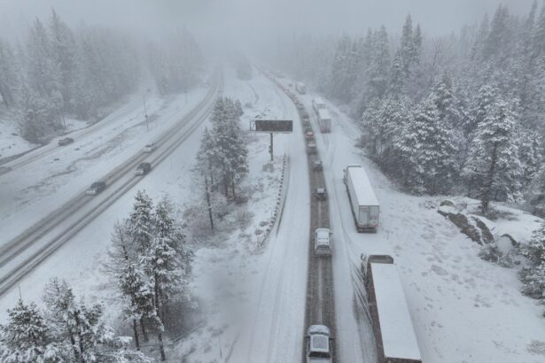aproape 10 000 de zboruri anulate din cauza unei furtuni puternice de iarna care a lovit o mare parte din sua 69751d7543e05