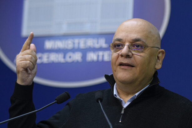 arafat avertizeaza asupra impactului retelelor sociale daca nu se iau masuri riscam ca generatiile viitoare sa aiba probleme foarte mari de integrare 697e33a31bea6