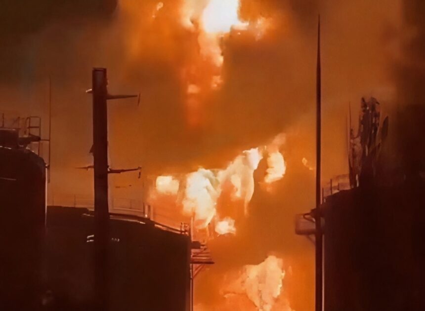 cinci persoane disparute dupa un incendiu la o fabrica alimentara din grecia 69770b32991ae