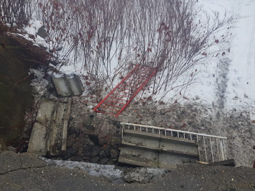 circulatie inchisa in maramures dupa ce a cazut grinda marginala a podului peste raul viseu 69787803e8700