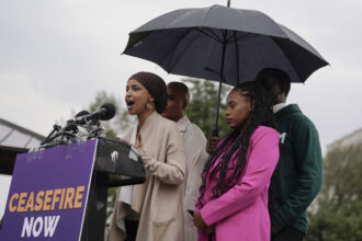 congresmana ilhan omar atacata cu un lichid necunoscut in timpul unei intalniri publice in minnesota 6979ae16528f2