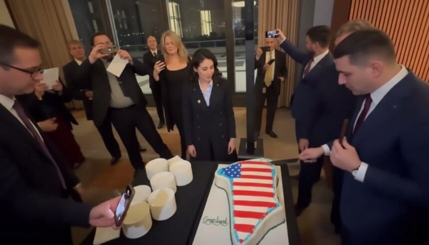 edited ce spune bolojan despre scena in care simion taie un tort in forma groenlandei nici noua nu ne ar fi picat bine 6973714be0c8a