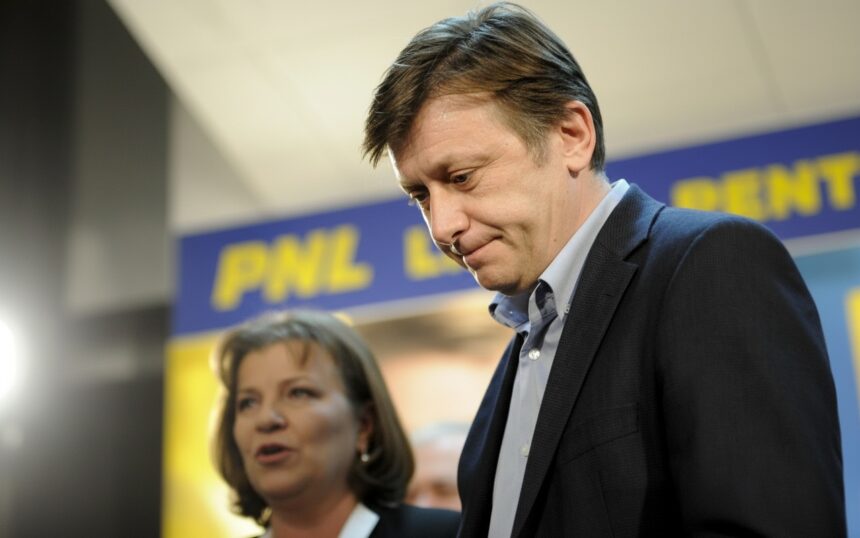 edited crin antonescu imi e rusine de cum il conduce macron pe nicusor dan 697905706ddd6