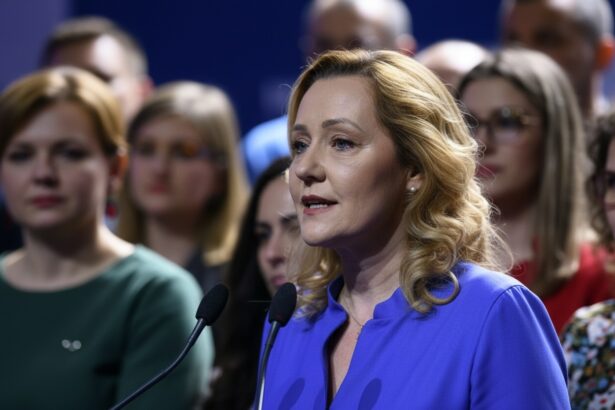 edited elena lasconi demisioneaza de la sefia usr campulung nu am timp stau cate 12 ore la primarie 697a15e258c76