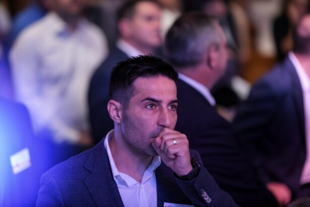 edited manda despre sefia sri ar trebui sa fie un civil o persoana echilibrata 696d332202994