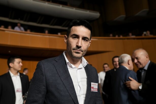 edited manda varianta sa iesim de la guvernare si sa votam un guvern minoritar este exclusa 696d2ef623a28