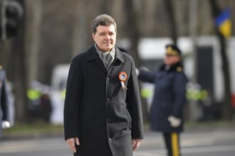 edited nicusor dan s a prins in hora unirii dupa ce a fost huiduit la multi ani dragi focsaneni care huiduiti autoritatile publice 6974954f5403f