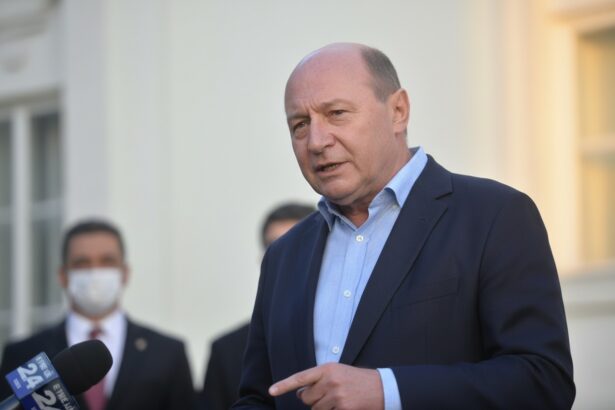 edited oameni cu 7 clase in parlament declaratia dura a lui basescu despre politicieni 696ce4a5351f4