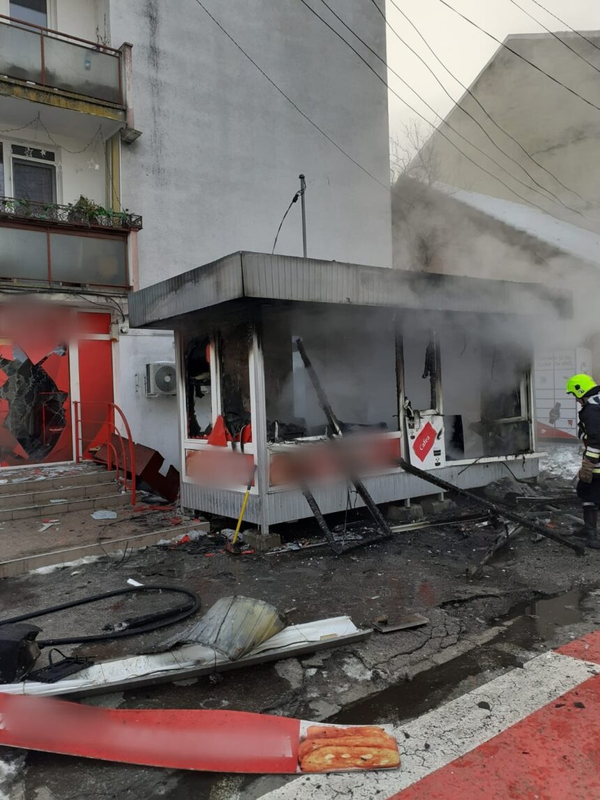 explozie si incendiu intr o placintarie din gherla unitatea a fost distrusa pagube sunt si la blocurile din vecinatate 696c912c589eb