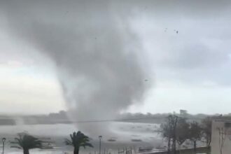 furtuna in portugalia ultimul bilant cinci morti si 450 000 de locuinte inca fara curent electric 697b45e063139