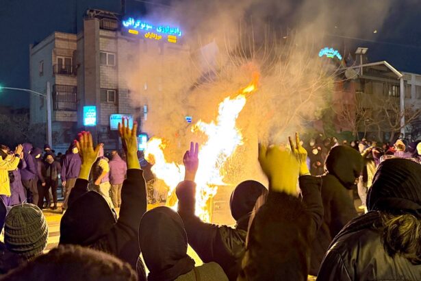 graham suggests trump help iran protesters with military cyber and psychological attacks against regime 69669a4f39fc9