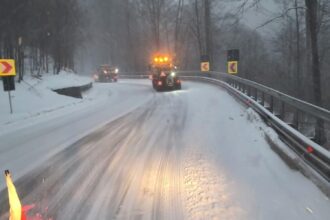 iarna grea in maramures cjsu avertizeaza echipati masinile cu anvelope de iarna 695dfcc4bac50