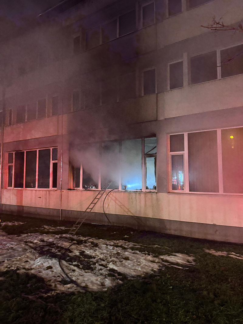 incendiu intr o cladire a universitatii din oradea atelier si laborator de inginerie distruse 696cc3a6b1d0b