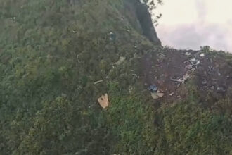 indonezia echipele de salvare gasesc epava avionului disparut sambata in muntii sulawesi 696c86ce61f6b