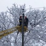 ivan peste 11 000 de locuinte sunt inca nealimentate cu energie electrica in urma vremii extreme 695f8b409eb1d