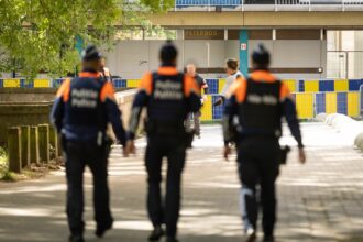 librarie din paris perchezitionata pentru un caiet de colorat 696a845fa47c6