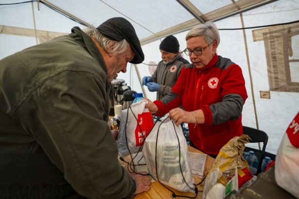 locuitorii din kiev indemnati sa faca provizii de alimente apa si medicamente centre incalzite de sprijin in fiecare district 6973561679feb