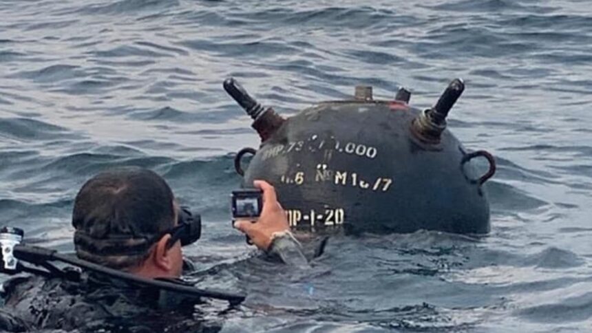 mina marina esuata pe plaja midia a fost neutralizata de scafandrii militari 697a194bae9a7