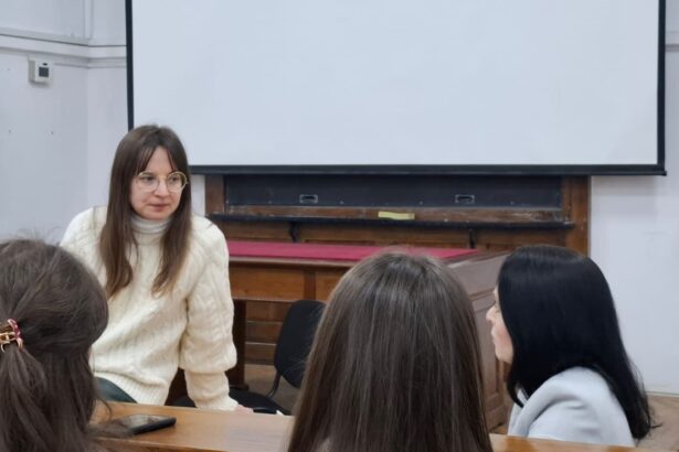 observator lyceum intilniri cu cristian fulas si paula erizanu 697a2d2b405d7