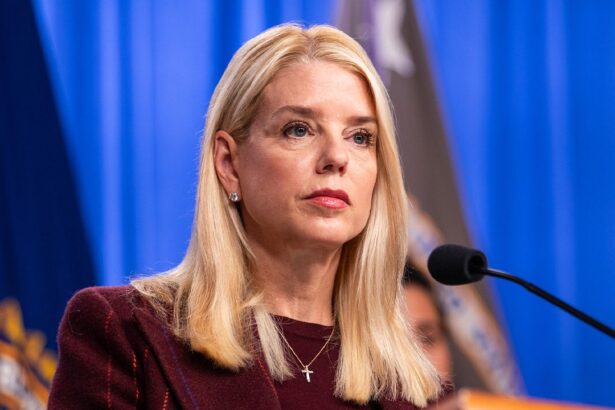 pam bondi defends seizing reporters devices over alleged classified leaks involving foreign adversary 6968efc105ae4