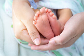 patru orase din romania unde barbatii isi fac treaba record de nasteri in septembrie 2025 697a137aeccc5