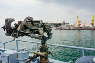 porturile ucrainene atacate constant navele sunt escortate spre apele romaniei si bulgariei 69772f858c5bd