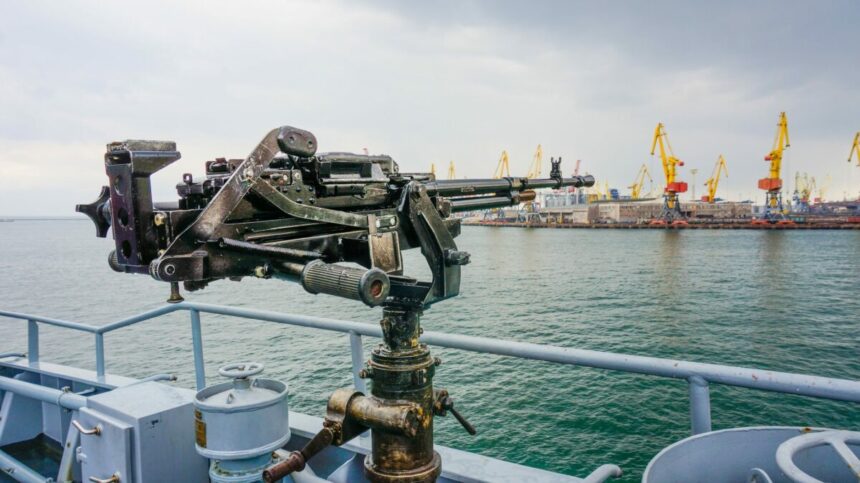 porturile ucrainene atacate constant navele sunt escortate spre apele romaniei si bulgariei 69772f858c5bd