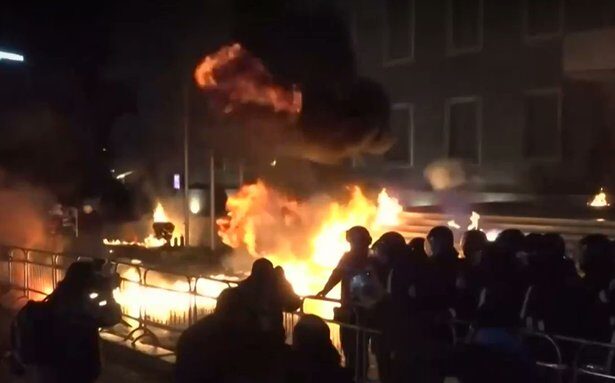 proteste violente la tirana zeci de arestari si politisti raniti in urma manifestatiilor impotriva guvernului 697602360f36b