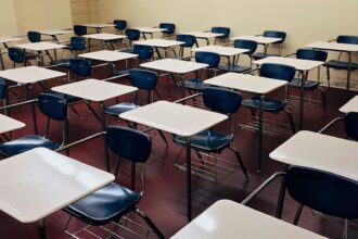 scoli inchise din cauza vremii nefavorabile cursuri suspendate joi si vineri 695e7b65cc423