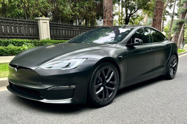 tesla abandoneaza productia unor modele pentru a produce roboti umanoizi 697aee2443321