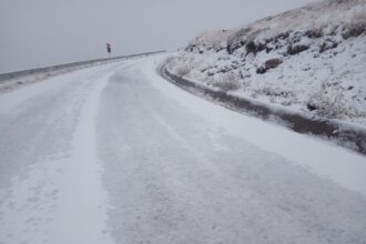 trafic oprit din cauza zapezii pe doua drumuri nationale in caras severin 695eb5e70e604