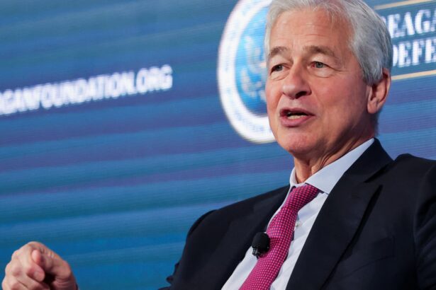 trump threatens to sue jpmorgan chase for debanking him 696bdcb380420