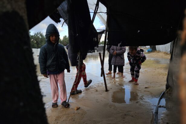 un bebelus a murit din cauza frigului in gaza 696fb35b34e44