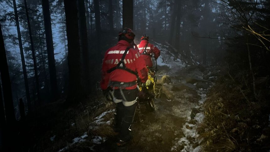 un tanar din republica moldova salvat din masivul ceahlau dupa patru ore 695e99e573b99