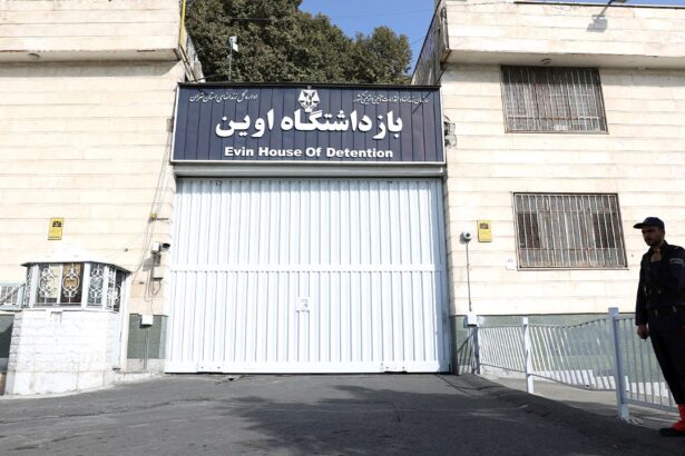 us hostages in iran face heightened risk as protests spread experts say number held may exceed estimates 6965103501fa4