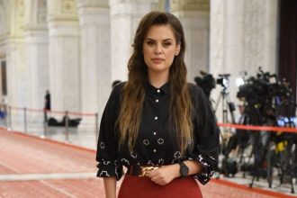 Colaj cu deputata Codruța Corcheș, Biblioteca Județeană „Octavian Goga” din Cluj-Napoca și portretul scriitorului Octavian Goga