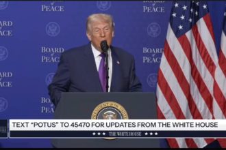 Președintele Donald Trump susținând discursul la reuniunea Board of Peace de la Washington, în fața liderilor internaționali, unde a declarat că românii sunt oameni extraordinari