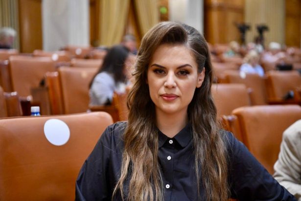 Deputata Codruța-Maria Corcheș exprimând public o poziție privind concertul Regeneza organizat în perioada postului Paștelui în București