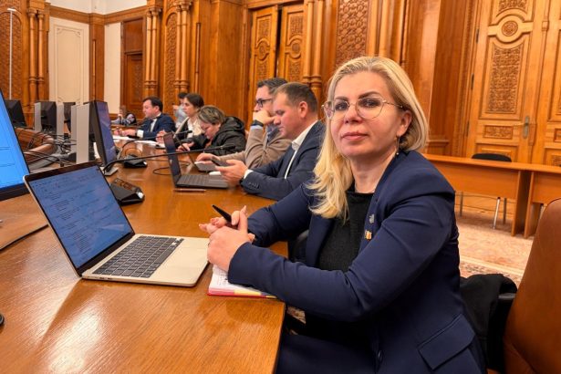 Gabriela Porumboiu în Parlament, în contextul interpelării privind contractele împrumuturilor și datoria publică 2024-2025