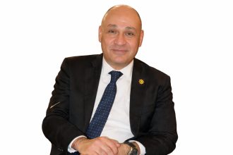 Amr Yehia covering a high-level diplomatic event in the Middle East, symbolizing 33 years of regional journalism