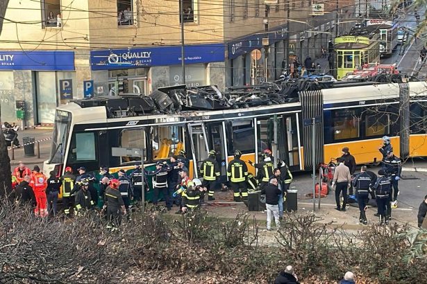 accident tragic in milano un tramvai a deraiat intr o intersectie un mort si cel putin 39 de raniti 69a1d7fe89b91