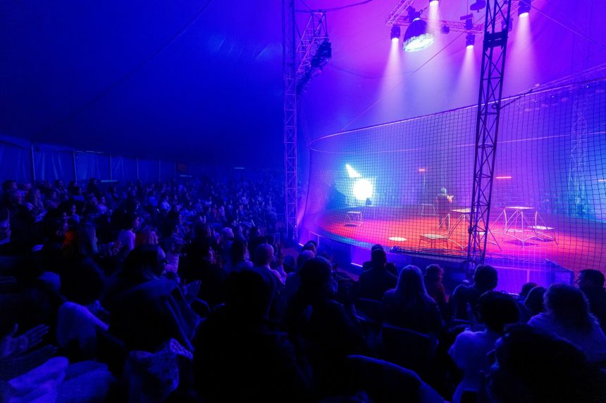 acrobat ranit dupa o cadere de la patru metri la un spectacol de circ din craiova 6991d0d85a61b