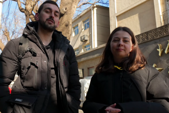 arestati dezbracati perchezitionati si expulzati din rusia doi romani spun ca fsb i a oprit la vladivostok interdictie pana in 2076 698c0fbbf3520