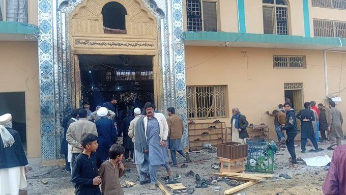 atentat cu bomba la o moschee din capitala pakistanului cel putin 31 de morti 169 de persoane ranite 6985d55e0b0b8