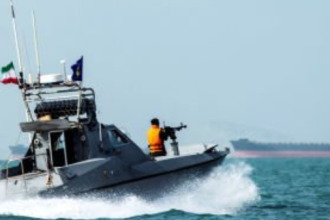 barci inarmate au incearcat sa intercepteze o nava in stramtoarea hormuz 6981ea3d04adb