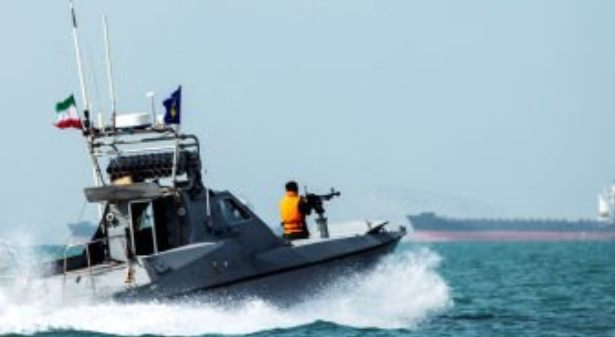 barci inarmate au incearcat sa intercepteze o nava in stramtoarea hormuz 6981ea3d04adb